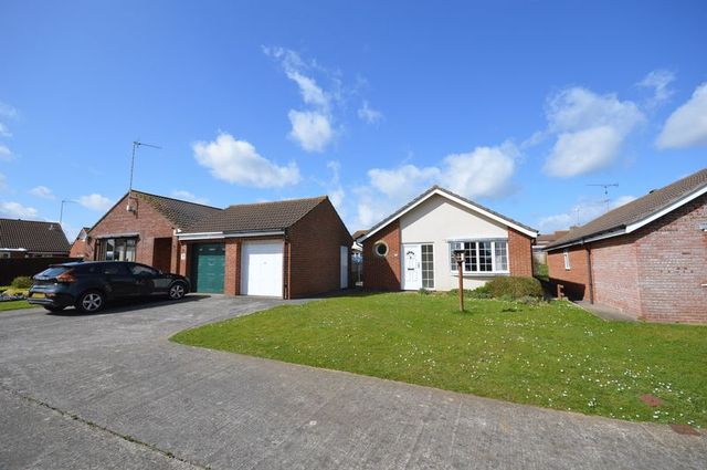  Image of 2 bedroom Bungalow for sale in Green Mead Yeovil BA21 at Green Mead  Yeovil, BA21 3RJ