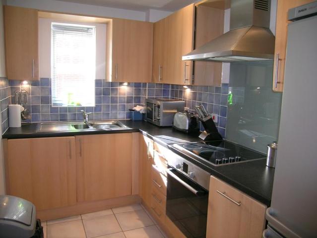  Image of 1 bedroom Flat to rent in Heathside Road Woking GU22 at 9 Heathside Road  Woking, GU22 7EU