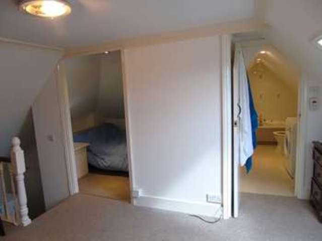  Image of 1 bedroom Flat to rent in Bensham Manor Road Thornton Heath CR7 at Bensham Manor Road Thornton Heath Croydon, CR7 7AJ