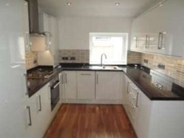  Image of 2 bedroom Flat for sale in Warren Edge Close Southbourne Bournemouth BH6 at 1 Warren Edge Close Bournemouth Wick, BH6 4AY
