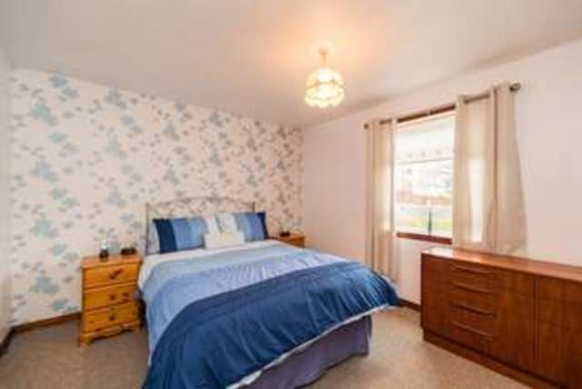  Image of 3 bedroom Terraced house for sale in Glenburn Way Bo