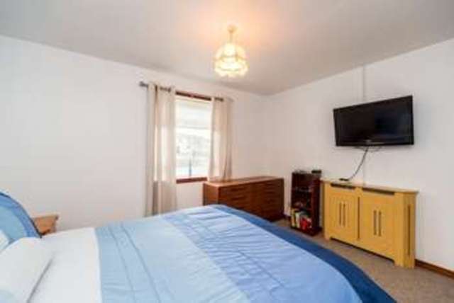  Image of 3 bedroom Terraced house for sale in Glenburn Way Bo