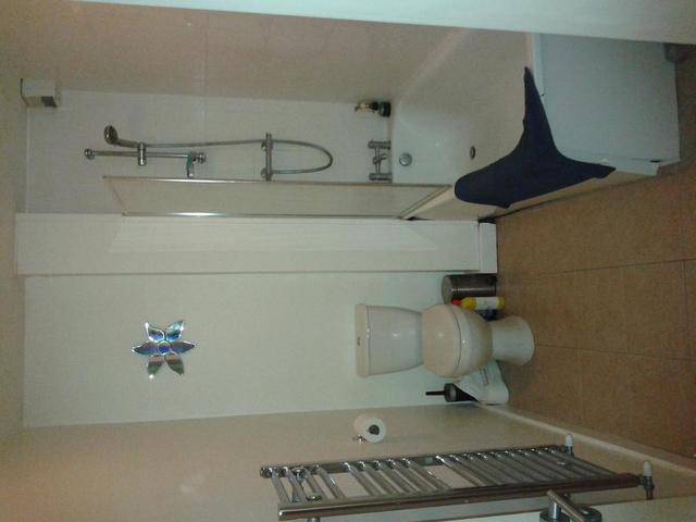  Image of 1 bedroom Flat to rent in Surbiton Hill Park Surbiton KT5 at Surbiton, KT5 8EG