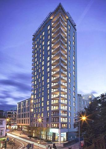  Image of 2 bedroom Flat to rent in Guildford Road Hook Heath Woking GU22 at Guildford Road  Woking, GU22 7RN