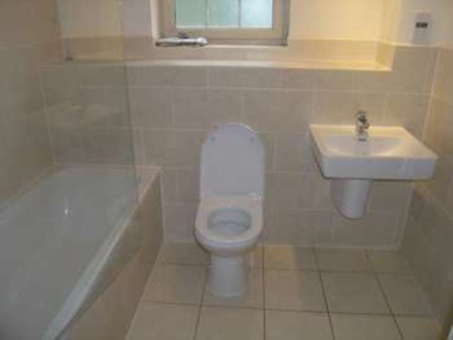 Image of 2 bedroom Flat to rent in Holywell Heights Sheffield S4 at 2 Holywell Heights  Sheffield, S4 8AG