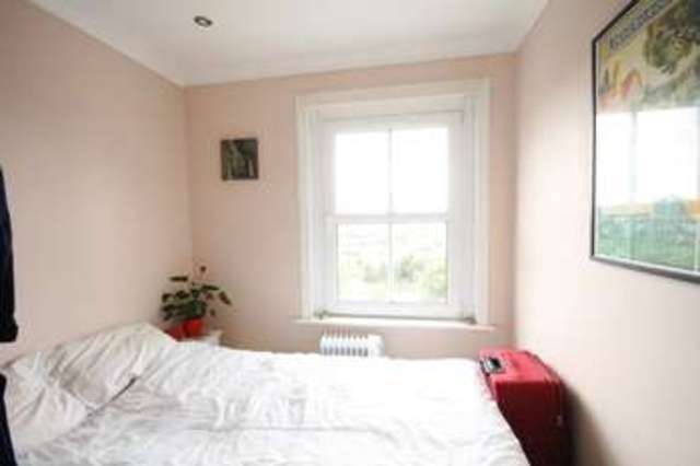  Image of 1 bedroom Flat to rent in Higher Warberry Road Torquay TQ1 at Higher Warberry Road TORQUAY Devon, TQ1 1SL