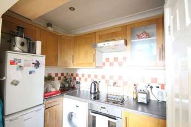  Image of 1 bedroom Flat to rent in Higher Warberry Road Torquay TQ1 at Higher Warberry Road TORQUAY Devon, TQ1 1SL