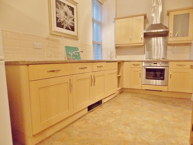  Image of 2 bedroom Apartment to rent in Cricklade Street Swindon SN1 at Old Town  Swindon, SN1 3HB