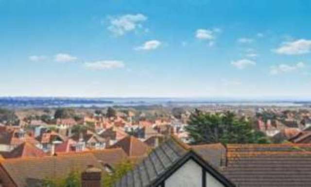  Image of 2 bedroom Flat for sale in Warren Edge Road Southbourne Bournemouth BH6 at 5 Warren Edge Road Bournemouth Wick, BH6 4AU