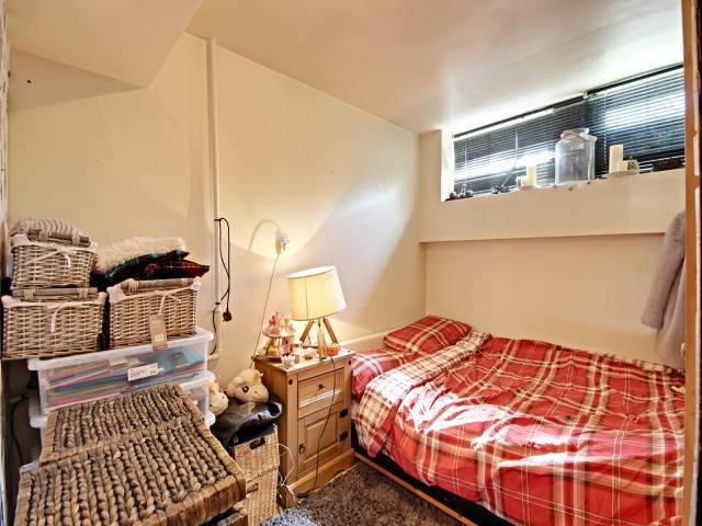  Image of 1 bedroom Flat to rent in Abbots Park St. Albans AL1 at St Albans Hertfordshire St Albans, AL1 1TW