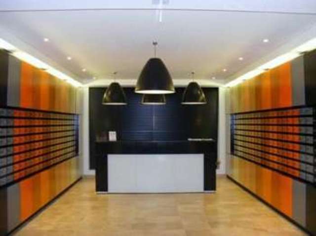  Image of Flat to rent in Millharbour London E14 at Millharbour  Canary Wharf, E14 9NA