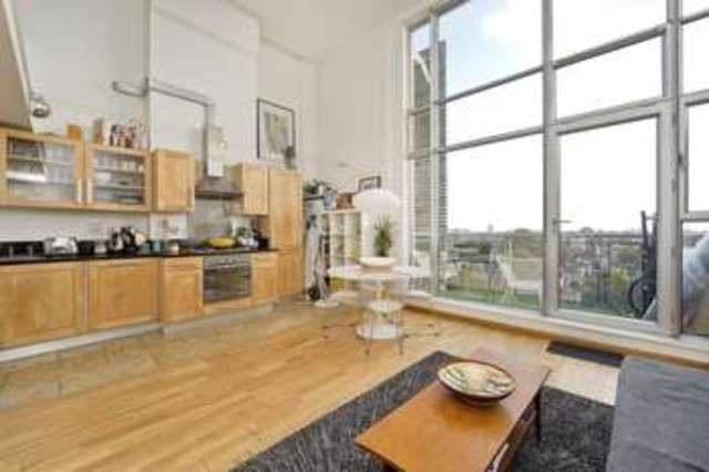  Image of 2 bedroom Flat to rent in Arbutus Street London E8 at Kingsland Road London Dalston, E8 4DT