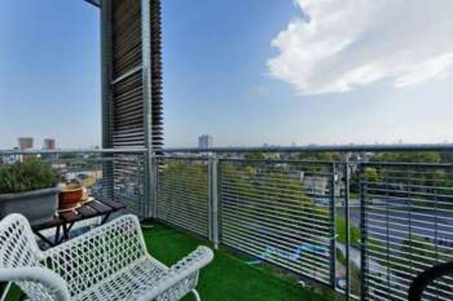  Image of 2 bedroom Flat to rent in Arbutus Street London E8 at Kingsland Road London Dalston, E8 4DT