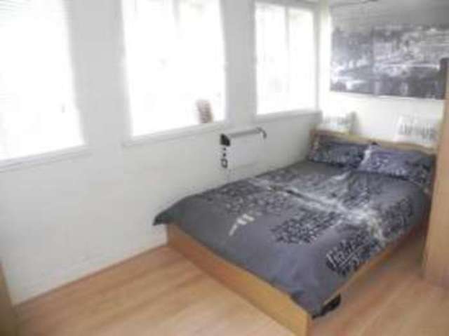  Image of 1 bedroom Flat for sale in Constable Close London N11 at 4 Constable Close London Friern Barnet, N11 3GW