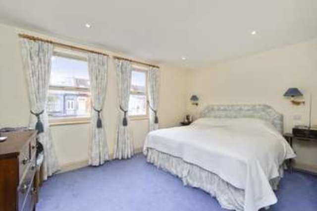  Image of 2 bedroom Flat to rent in Altenburg Gardens London SW11 at Altenburg Gardens  London, SW11 1JL