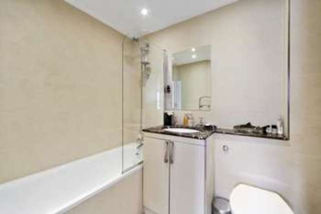  Image of 2 bedroom Flat to rent in Altenburg Gardens London SW11 at Altenburg Gardens  London, SW11 1JL
