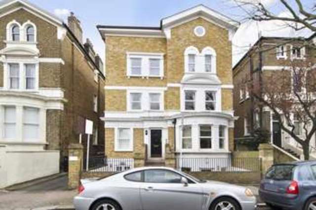  Image of 2 bedroom Flat to rent in Altenburg Gardens London SW11 at Altenburg Gardens  London, SW11 1JL