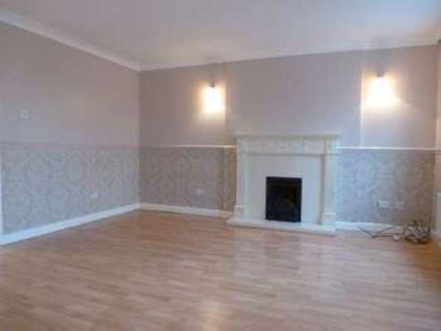  Image of 3 bedroom Semi-Detached house to rent in Debdale Avenue Lyppard Woodgreen Worcester WR4 at DEBDALE AVENUE LYPPARD WOODGREEN WORCESTER, WR4 0RP