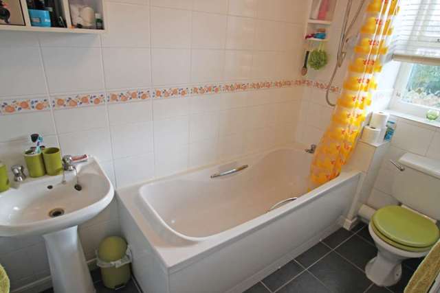  Image of 2 bedroom Terraced house to rent in Ancholme Close Didcot OX11 at Ancholme Close  Didcot, OX11 7TW