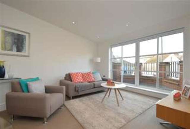  Image of 1 bedroom Apartment for sale in Archway Mews London SW15 at East Putney, SW15 2PE