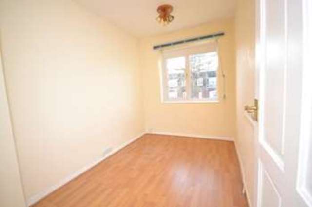  Image of 4 bedroom Semi-Detached house to rent in Ardmore Lane Buckhurst Hill IG9 at Ardmore Road  Buckhurst Hill, IG9 5SB
