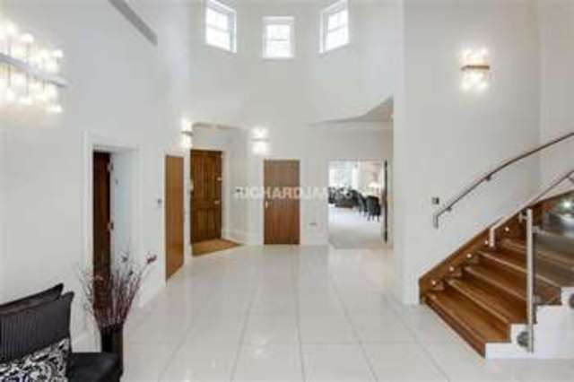  Image of 4 bedroom Detached house for sale in Rowley Green Road Arkley Barnet EN5 at Arkley, EN5 3HJ