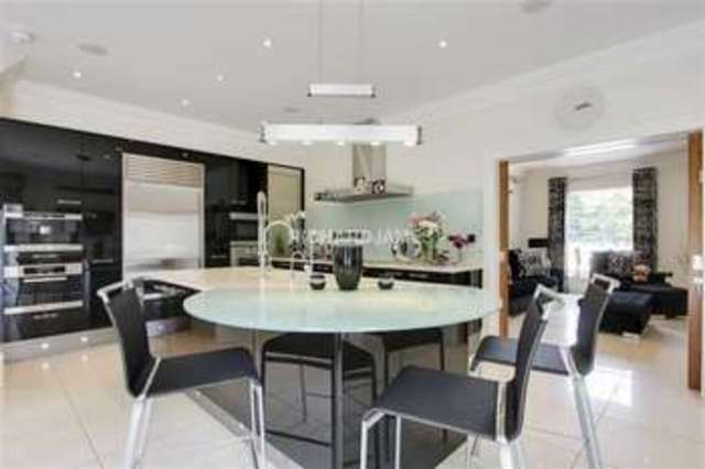  Image of 4 bedroom Detached house for sale in Rowley Green Road Arkley Barnet EN5 at Arkley, EN5 3HJ