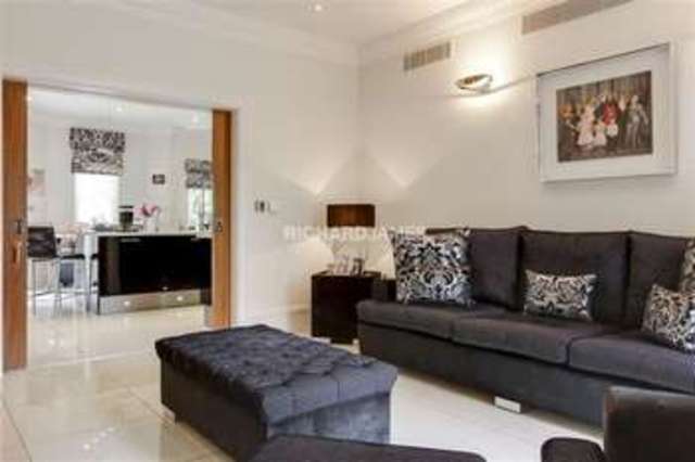  Image of 4 bedroom Detached house for sale in Rowley Green Road Arkley Barnet EN5 at Arkley, EN5 3HJ