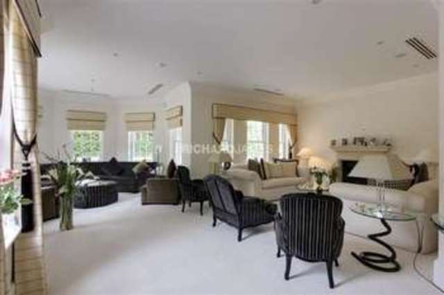  Image of 4 bedroom Detached house for sale in Rowley Green Road Arkley Barnet EN5 at Arkley, EN5 3HJ