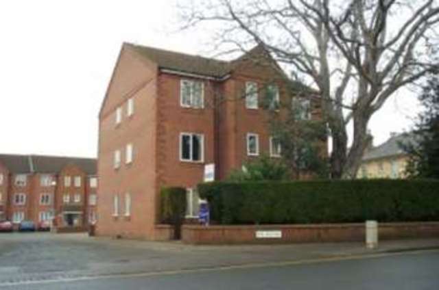  Image of 2 bedroom Flat to rent in Ashburnham Road Bedford MK40 at Ashburnham Road  Bedford, MK40 1JX