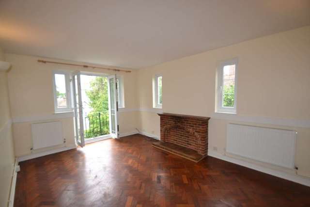  Image of 2 bedroom Apartment to rent in Ashley Road Epsom KT18 at Ashley Road  Epsom, KT18 5BQ