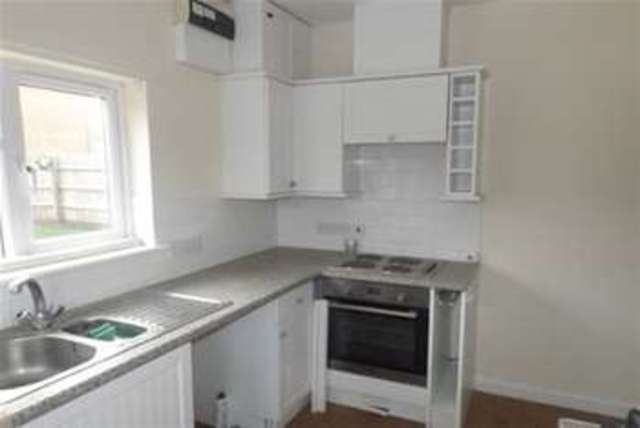  Image of 3 bedroom Detached house to rent in Barkers Lane Bedford MK41 at Bedford, MK41 9SJ