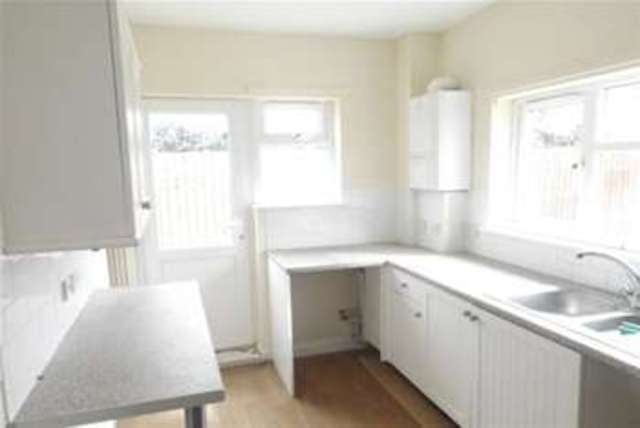  Image of 3 bedroom Detached house to rent in Barkers Lane Bedford MK41 at Bedford, MK41 9SJ