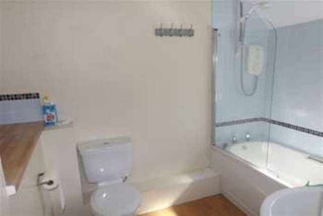  Image of 3 bedroom Detached house to rent in Barkers Lane Bedford MK41 at Bedford, MK41 9SJ