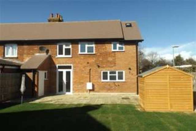  Image of 3 bedroom Detached house to rent in Barkers Lane Bedford MK41 at Bedford, MK41 9SJ