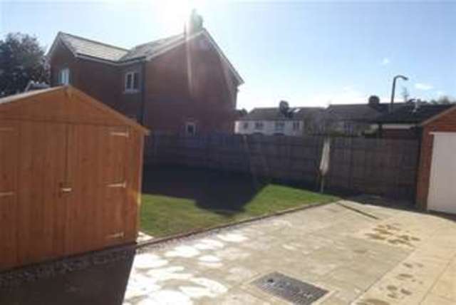 Image of 3 bedroom Detached house to rent in Barkers Lane Bedford MK41 at Bedford, MK41 9SJ