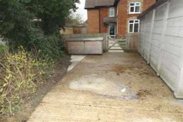  Image of 3 bedroom Detached house to rent in Barkers Lane Bedford MK41 at Bedford, MK41 9SJ