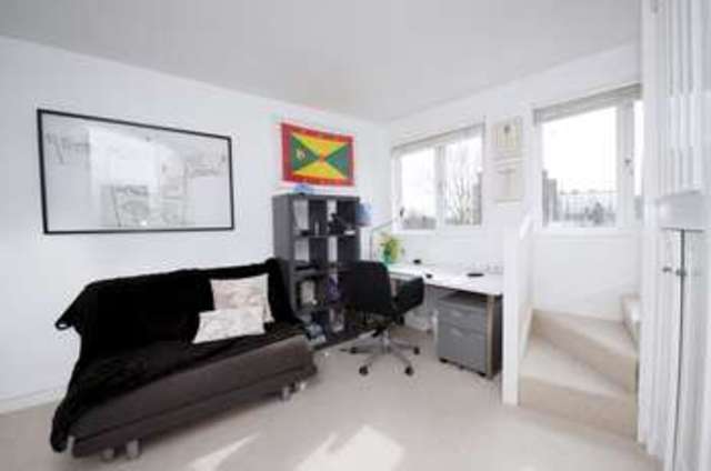 Image of 2 bedroom Flat to rent in Barnes High Street London SW13 at Barnes High Street  London, SW13 9LP