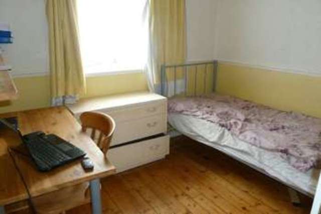  Image of 3 bedroom Terraced house for sale in Barnsdale Road Reading RG2 at Barnsdale Road  Reading, RG2 7JG