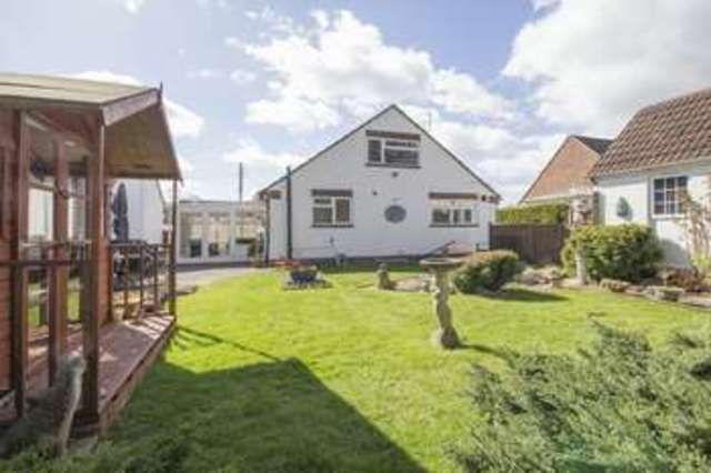  Image of 3 bedroom Detached house for sale in Oakfield Road Bartley Southampton SO40 at Oakfield Road Bartley Southampton, SO40 2LQ
