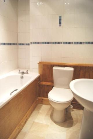  Image of 1 bedroom Flat to rent in Battlefield Avenue Glasgow G42 at Battlefield Glasgow Glasgow, G42 9HR