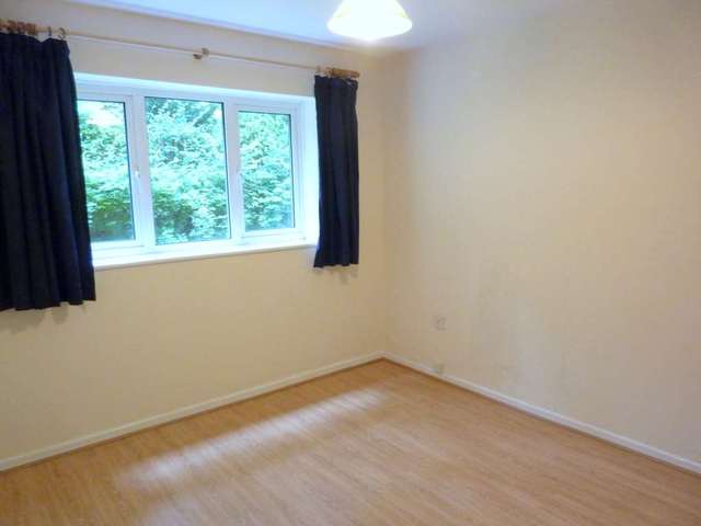  Image of 1 bedroom Flat to rent in Romilly Drive Watford WD19 at Bellingdon, Romilly Drive Carpenders Park Watford, WD19 5BB