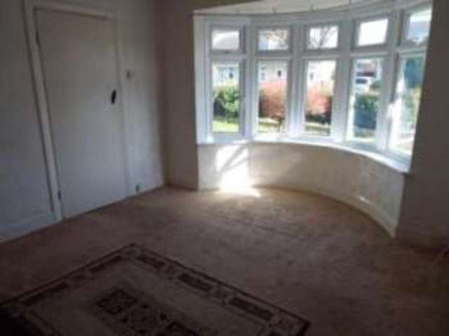  Image of 2 bedroom Bungalow for sale in Tyrrell Road Benfleet SS7 at Benfleet Essex South Benfleet, SS7 5DQ