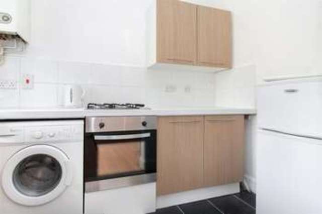  Image of 3 bedroom Flat to rent in Bonnington Square London SW8 at Vauxhall London South Lambeth, SW8 1TF