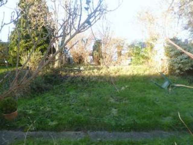  Image of 3 bedroom Flat to rent in Borderside Slough SL2 at Borderside  Slough, SL2 5QS