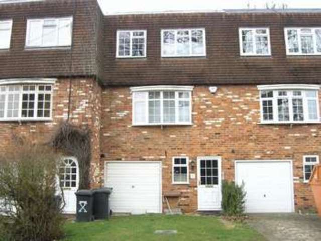  Image of 4 bedroom Terraced house for sale in Fieldhead Gardens Bourne End SL8 at Fieldhead Gardens  Bourne End, SL8 5RN