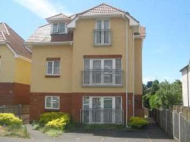  Image of 3 bedroom Flat for sale in Parkwood Road Southbourne Bournemouth BH5 at Bournemouth Dorset Pokesdown, BH5 2BS