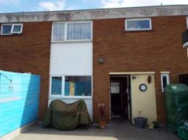  Image of 3 bedroom Flat for sale in Wildridings Square Bracknell RG12 at Bracknell Berkshire Easthampstead, RG12 7SJ