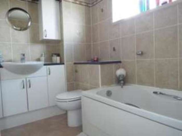  Image of 3 bedroom Flat for sale in Wildridings Square Bracknell RG12 at Bracknell Berkshire Easthampstead, RG12 7SJ