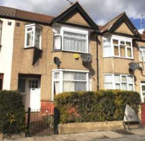  Image of 3 bedroom Terraced house for sale in Brantwood Road London N17 at London  White Hart Lane, N17 0DT